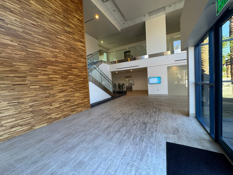 7300 W Boston St, Chandler, AZ à louer - Hall d’entrée - Image 2 de 10