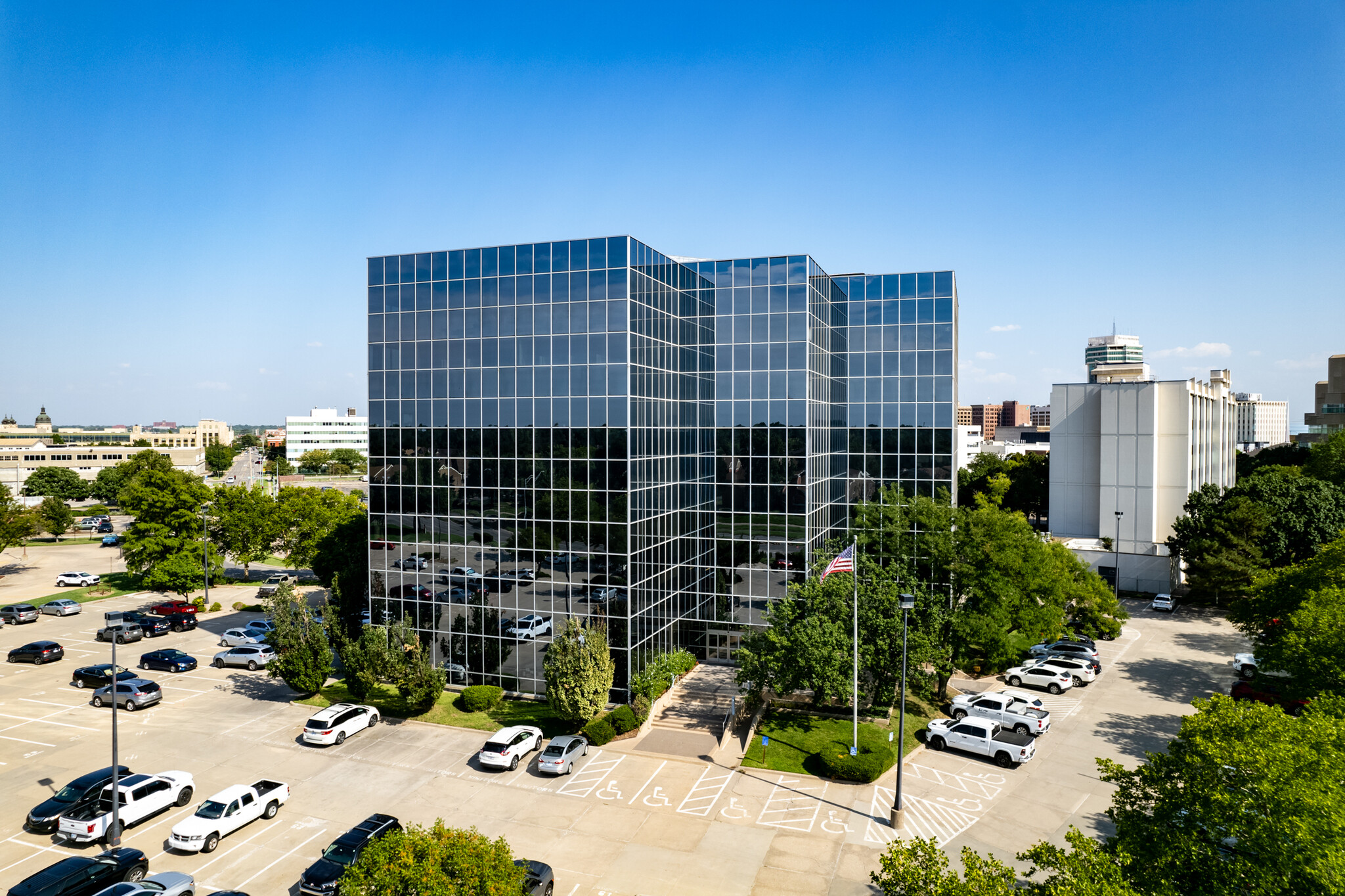 345 Riverview St, Wichita, KS for sale Building Photo- Image 1 of 49