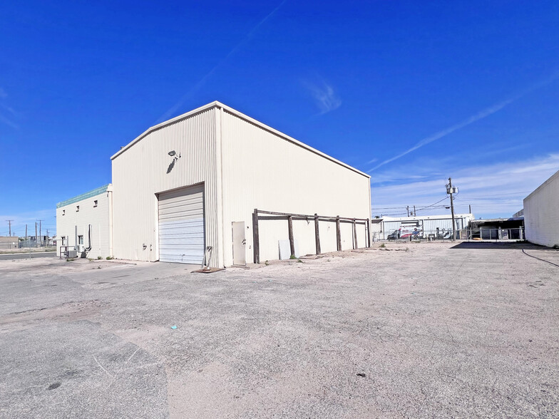 1011 S Garfield St, Midland, TX for lease - Building Photo - Image 2 of 11