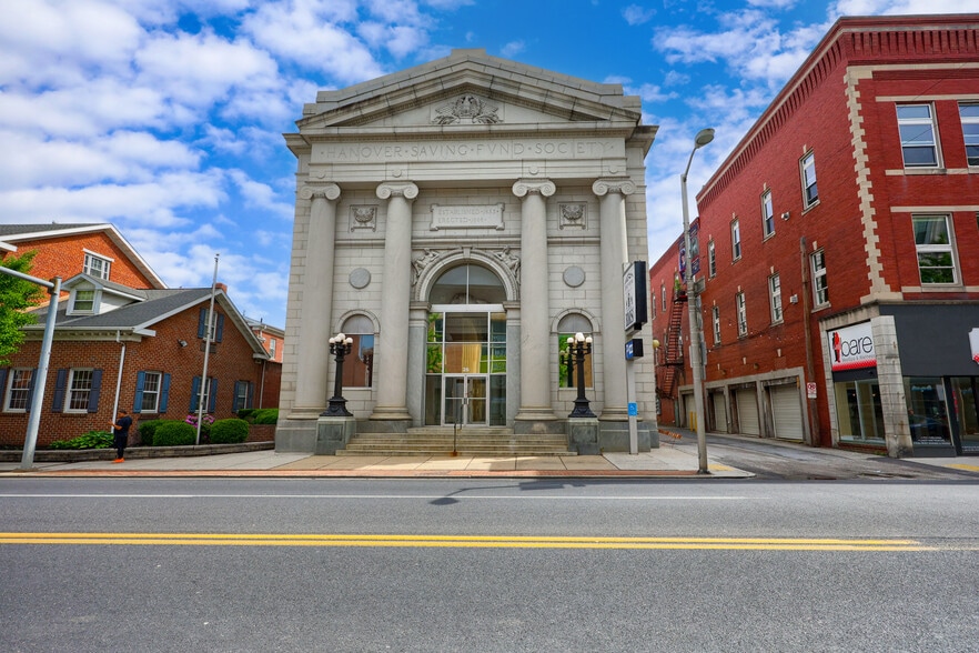 25-33 Carlisle Street portfolio of 2 properties for sale on LoopNet.ca - Building Photo - Image 2 of 4