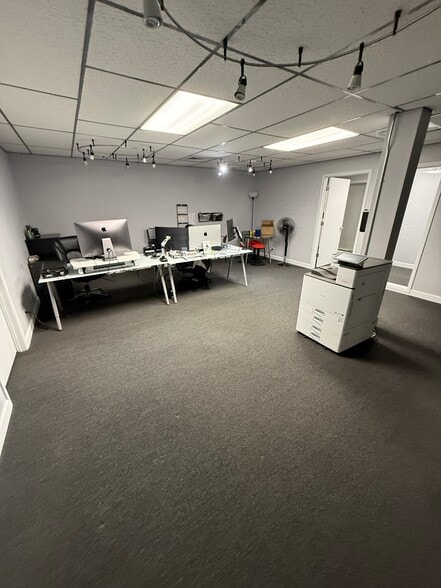 300 W Joliet St, Ottawa, IL for sale - Interior Photo - Image 3 of 13