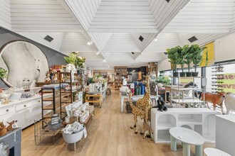 496 Bridge Rd, Richmond for lease Interior Photo- Image 2 of 3