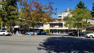 200-206 Central Way, Kirkland, WA for lease Building Photo- Image 2 of 4