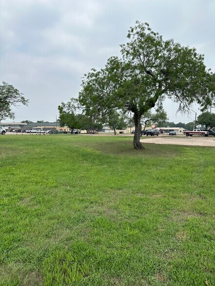 000 Hwy 119, Yorktown, TX for lease - Building Photo - Image 3 of 7