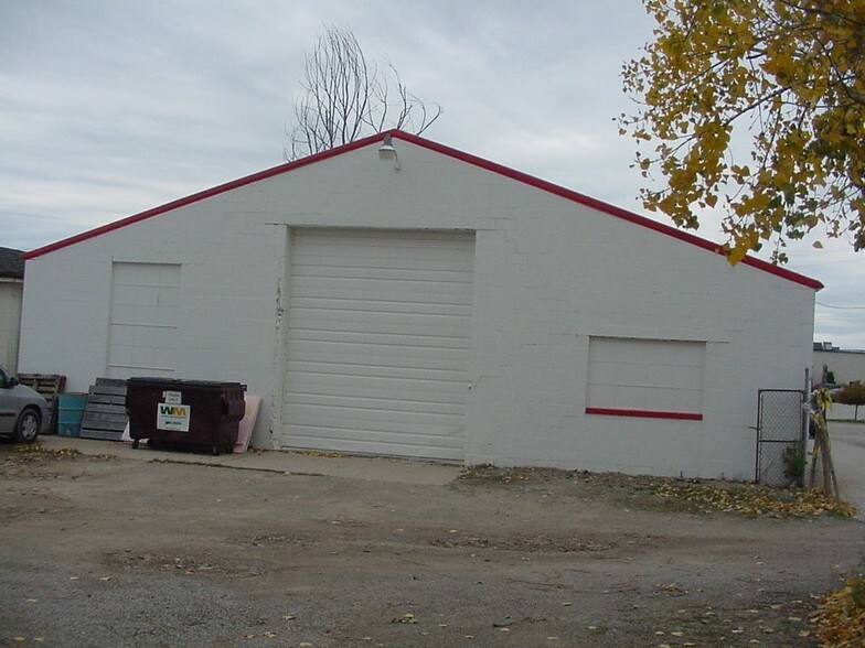 741 Mike McCarthy Way, Green Bay, WI à vendre - Photo du bâtiment - Image 2 de 11