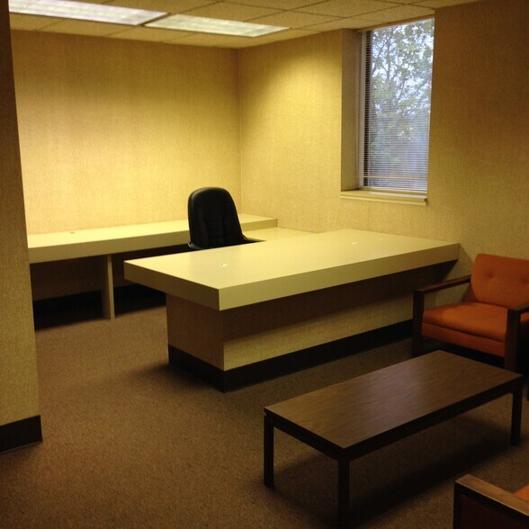 235 Terrace Ave, Huntington, WV à vendre - Photo du bâtiment - Image 2 de 9