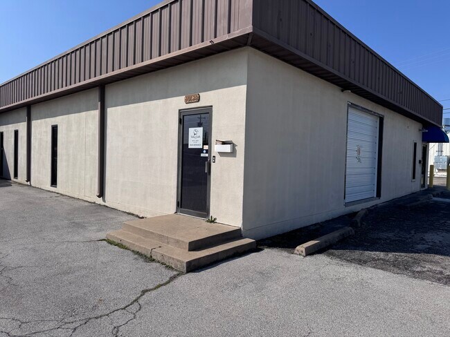 More details for 10828 E Newton St, Tulsa, OK - Industrial for Lease