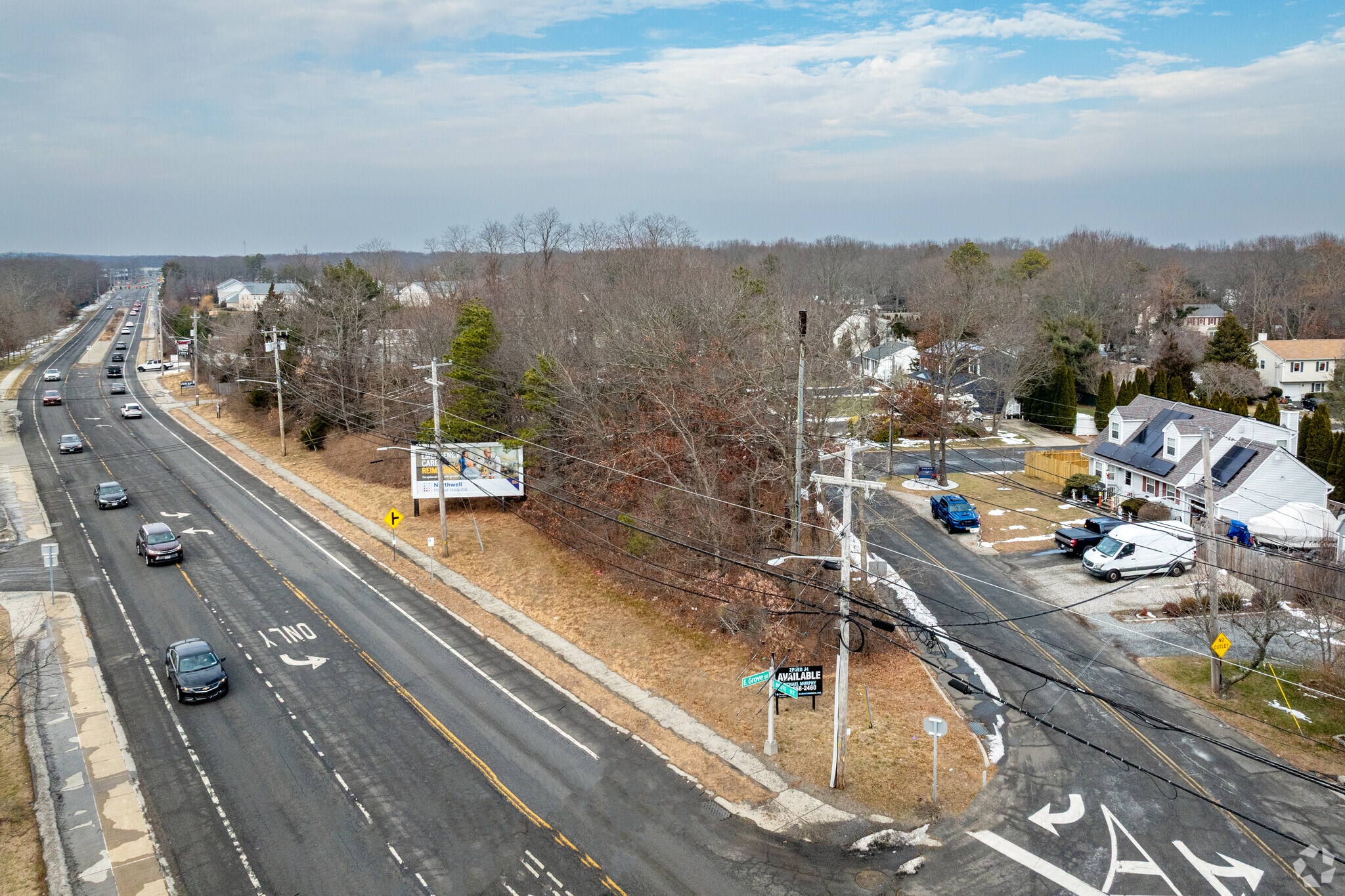 Route 112 and E. Grove St., Port Jefferson Station, NY à vendre Aérien- Image 1 de 3