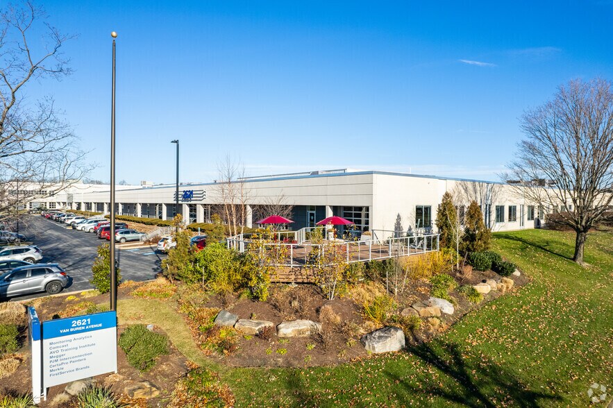 2621 Van Buren Ave, Norristown, PA à louer - Photo du bâtiment - Image 3 de 11