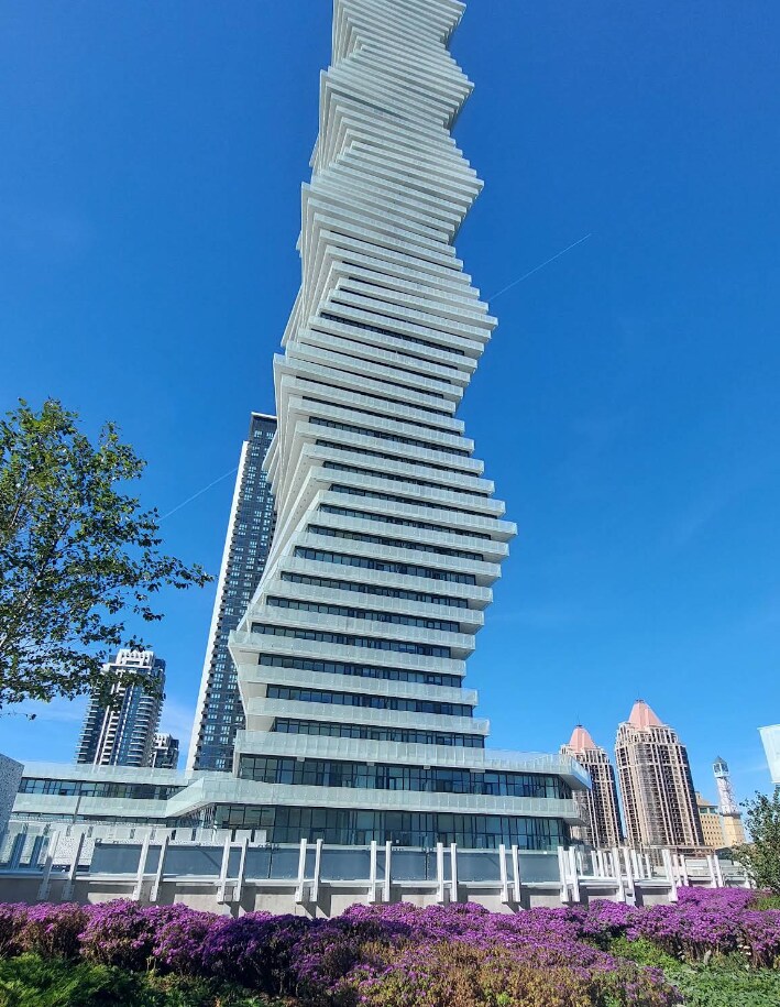 M City 2, Mississauga, ON à vendre Photo principale- Image 1 de 1