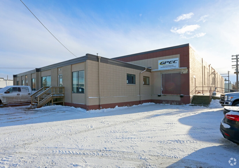 15845 112th Ave NW, Edmonton, AB for lease - Primary Photo - Image 3 of 8