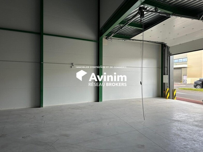 Industrial in Bernes-sur-Oise for lease - Interior Photo - Image 3 of 6