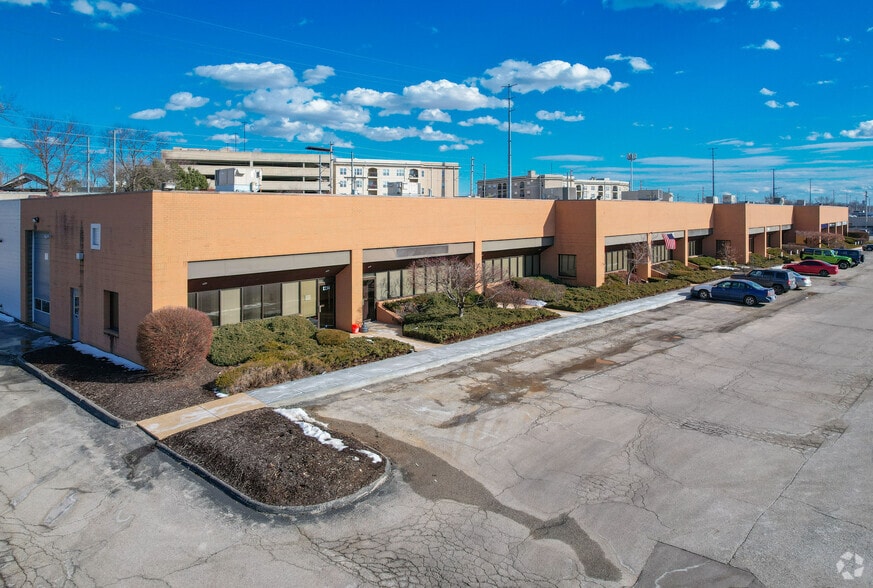 1232-1254 Hanley Industrial Ct, Brentwood, MO for lease - Building Photo - Image 1 of 5
