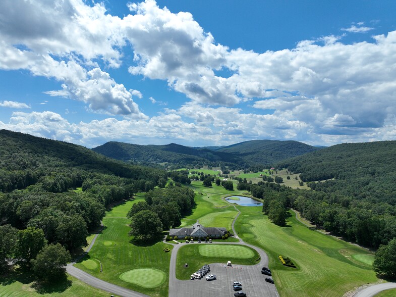 Golf Club Dr, Franklin, WV à vendre - Photo du bâtiment - Image 1 de 1