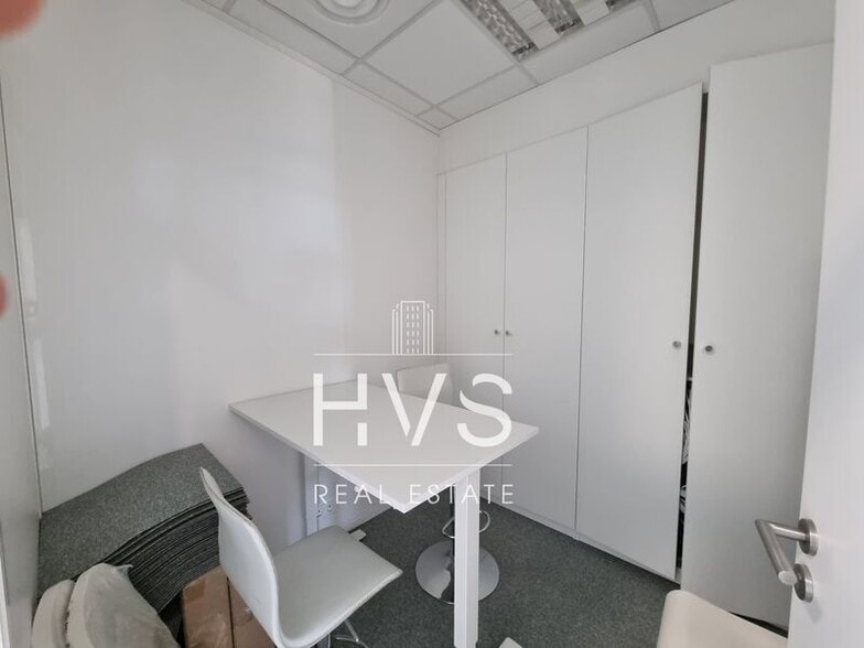 595 Avenue Galilée, Aix-en-Provence for lease - Interior Photo - Image 3 of 11