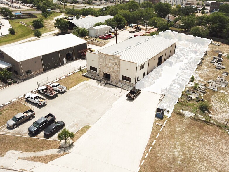 6230 Krempen Ave, San Antonio, TX for lease - Primary Photo - Image 1 of 7