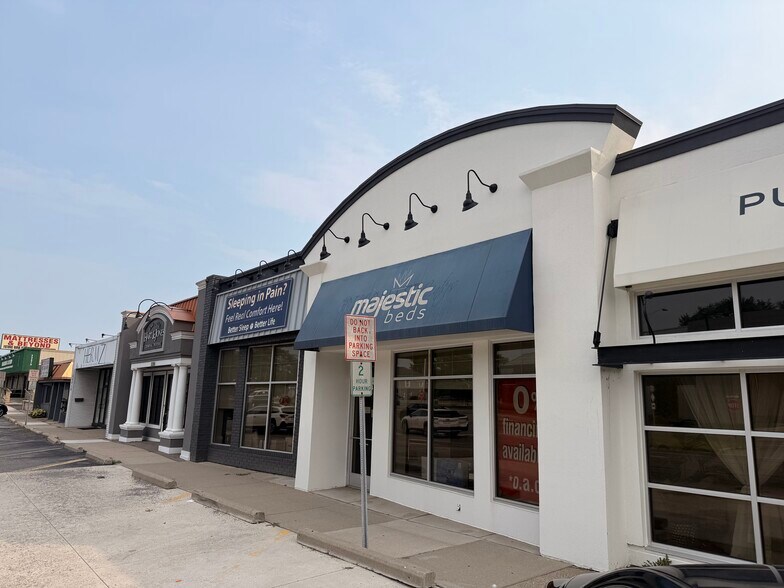 32364-32376 Woodward Ave, Royal Oak, MI for lease - Building Photo - Image 1 of 10