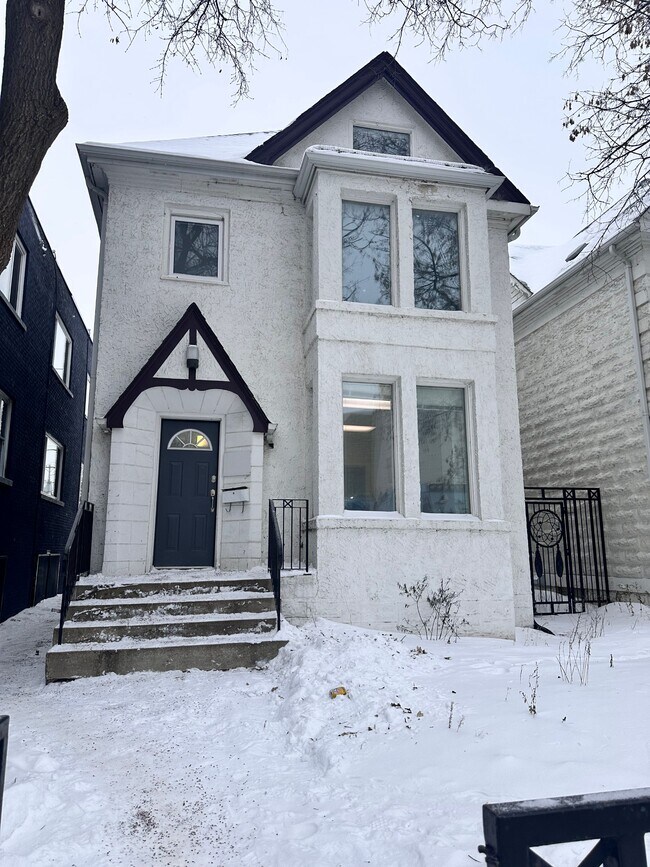 Plus de détails pour 574 Ellice Av, Winnipeg, MB - Bureau à vendre