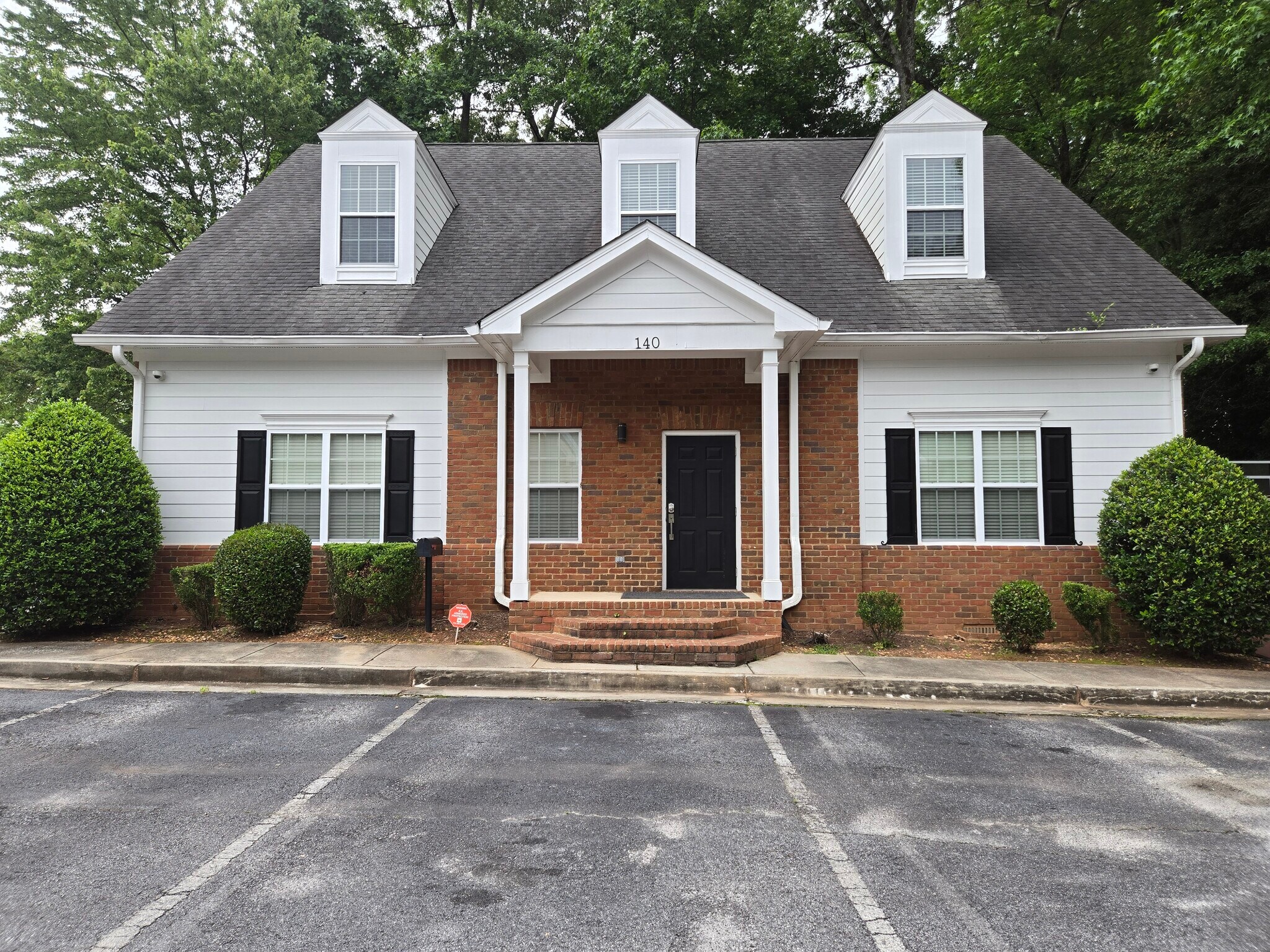 140 Howard Ln, Fayetteville, GA à vendre Photo du bâtiment- Image 1 de 23