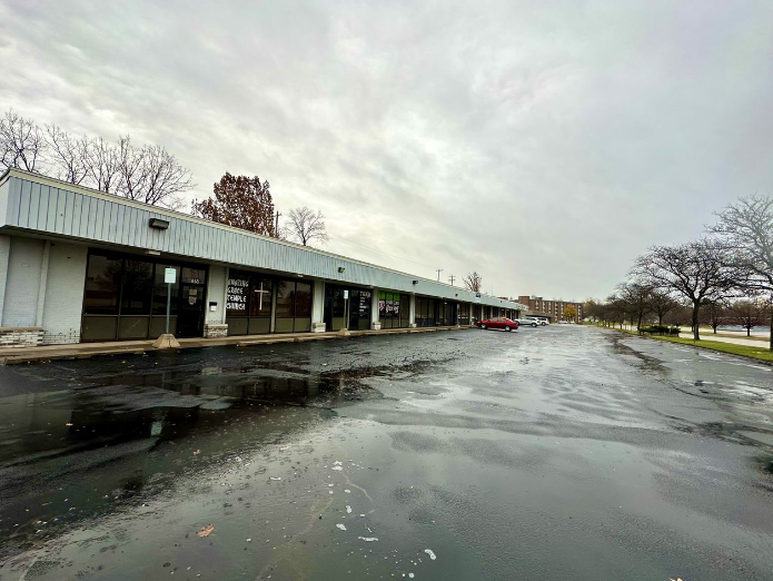 904 Southland Ave, Lansing, MI for lease - Building Photo - Image 1 of 6