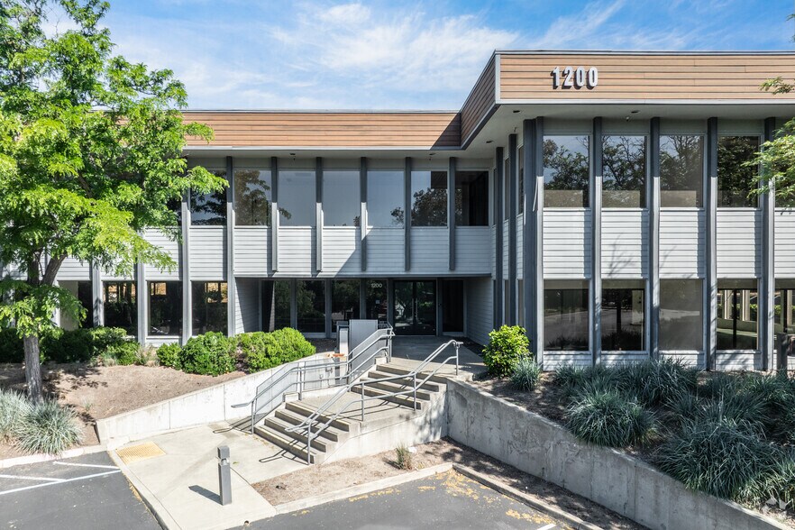 1200 Montego Way, Walnut Creek, CA à vendre - Photo principale - Image 1 de 7