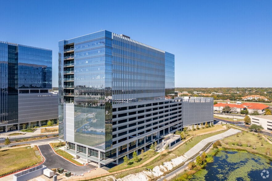 11815 Alterra Pky, Austin, TX à louer - Photo du bâtiment - Image 2 de 4