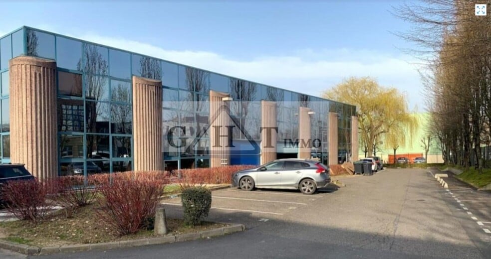 Office in Villiers-sur-Marne for lease - Building Photo - Image 1 of 6