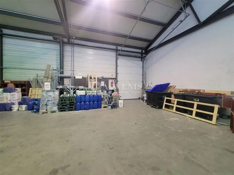 Flex in Saint-Denis for lease - Interior Photo - Image 2 of 9