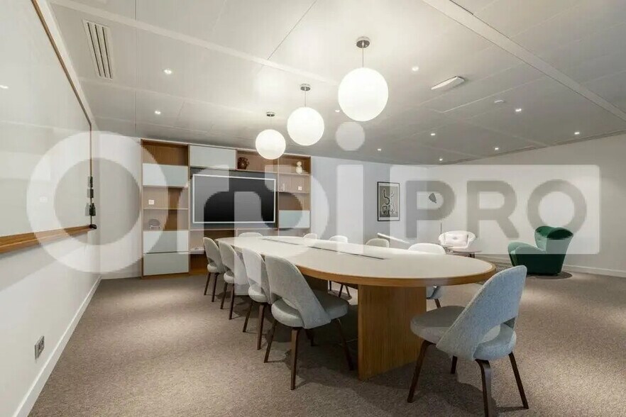 191-195 Avenue Charles De Gaulle, Neuilly-sur-Seine for lease - Building Photo - Image 3 of 21