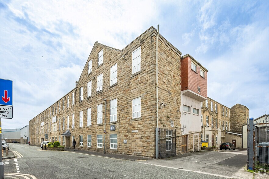 Elm St, Burnley à louer - Photo principale - Image 1 de 10