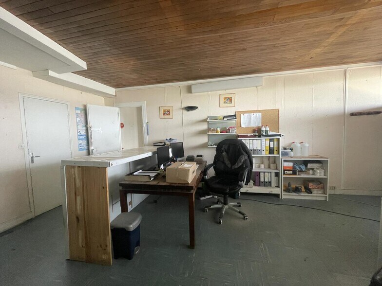 Flex in Brétigny-sur-Orge for sale - Building Photo - Image 3 of 12
