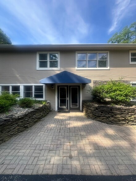 2421 Route 52, Hopewell Junction, NY for lease - Building Photo - Image 2 of 11