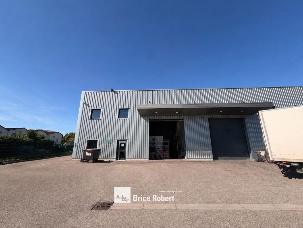 Cité Berliet, Saint Priest for lease Building Photo- Image 1 of 7