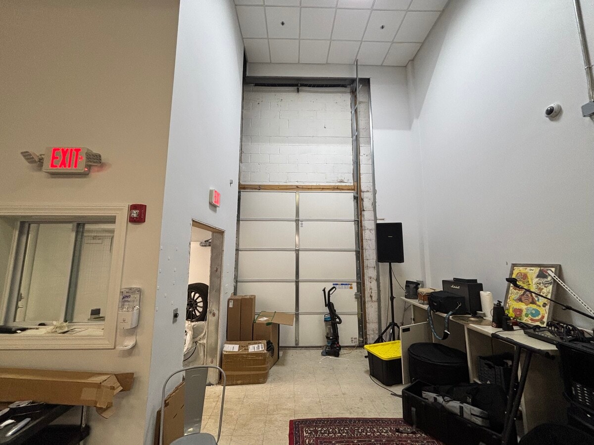 42 Winter St, Pembroke, MA 02359 - Unit 1/2 - - Interior Photo - Image 2 of 7