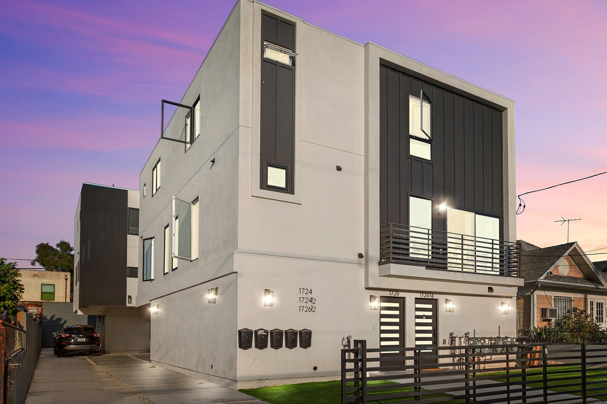 1726 Menlo Ave, Los Angeles, CA à vendre Photo du bâtiment- Image 1 de 42