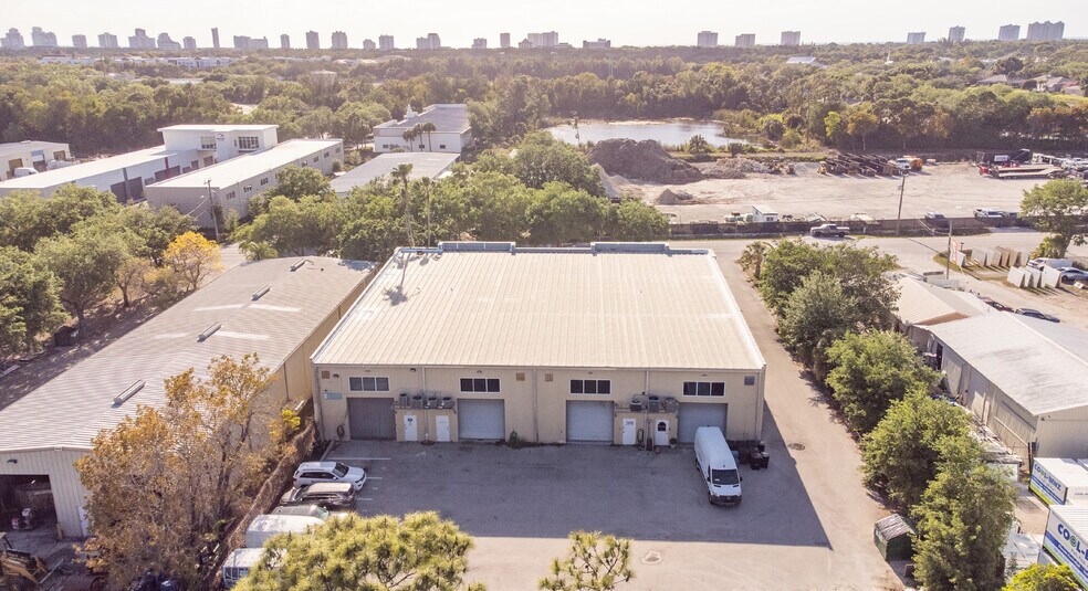 5780 Taylor Rd, Naples, FL à vendre - Photo du bâtiment - Image 2 de 11
