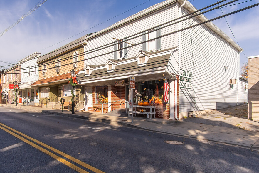 11 E Main St, Thurmont, MD for sale - Building Photo - Image 1 of 10