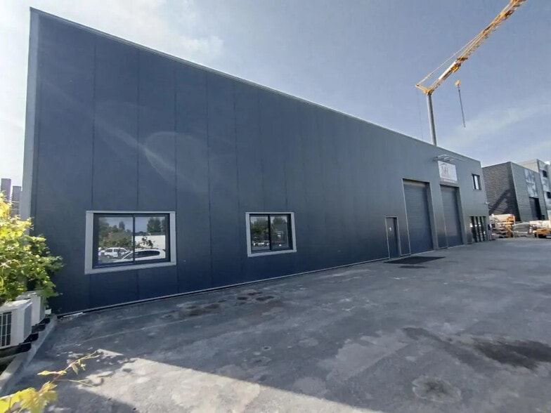 Flex in Villeneuve-Tolosane for lease - Building Photo - Image 3 of 8