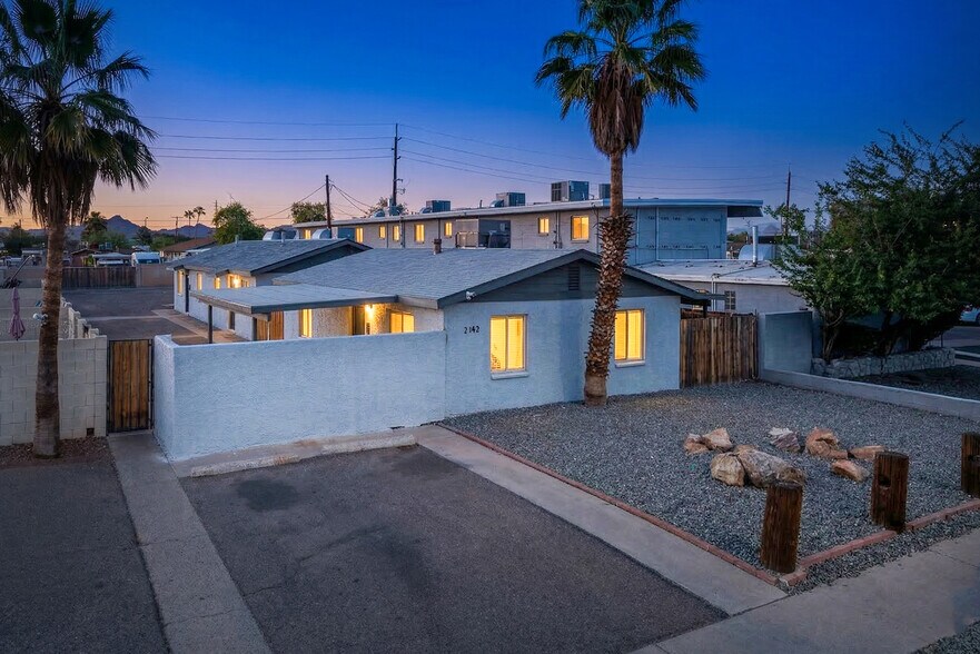 2142 E Taylor St, Phoenix, AZ à vendre - Photo du bâtiment - Image 2 de 51