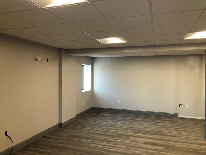 720 Centre St, Brockton, MA à louer - Photo du bâtiment - Image 3 de 9