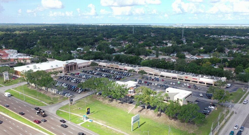 35104 US Highway 19 N, Palm Harbor, FL à louer - Photo du bâtiment - Image 2 de 3