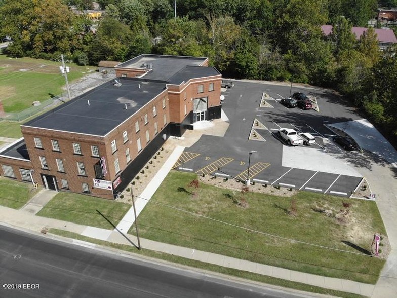 1051 S Wall St, Carbondale, IL for sale - Primary Photo - Image 1 of 16