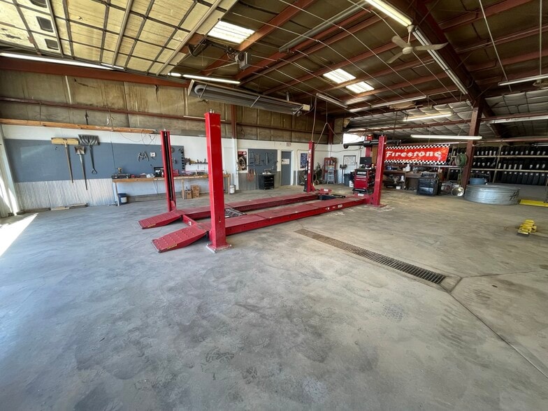 115 E E St, Ogallala, NE for sale - Primary Photo - Image 2 of 30