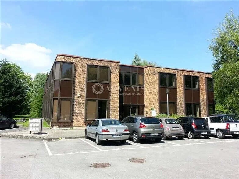 Office in Croissy-Beaubourg for lease - Building Photo - Image 1 of 7