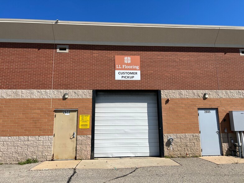 2515 Ellsworth Rd, Ypsilanti, MI à louer - Photo du bâtiment - Image 2 de 4