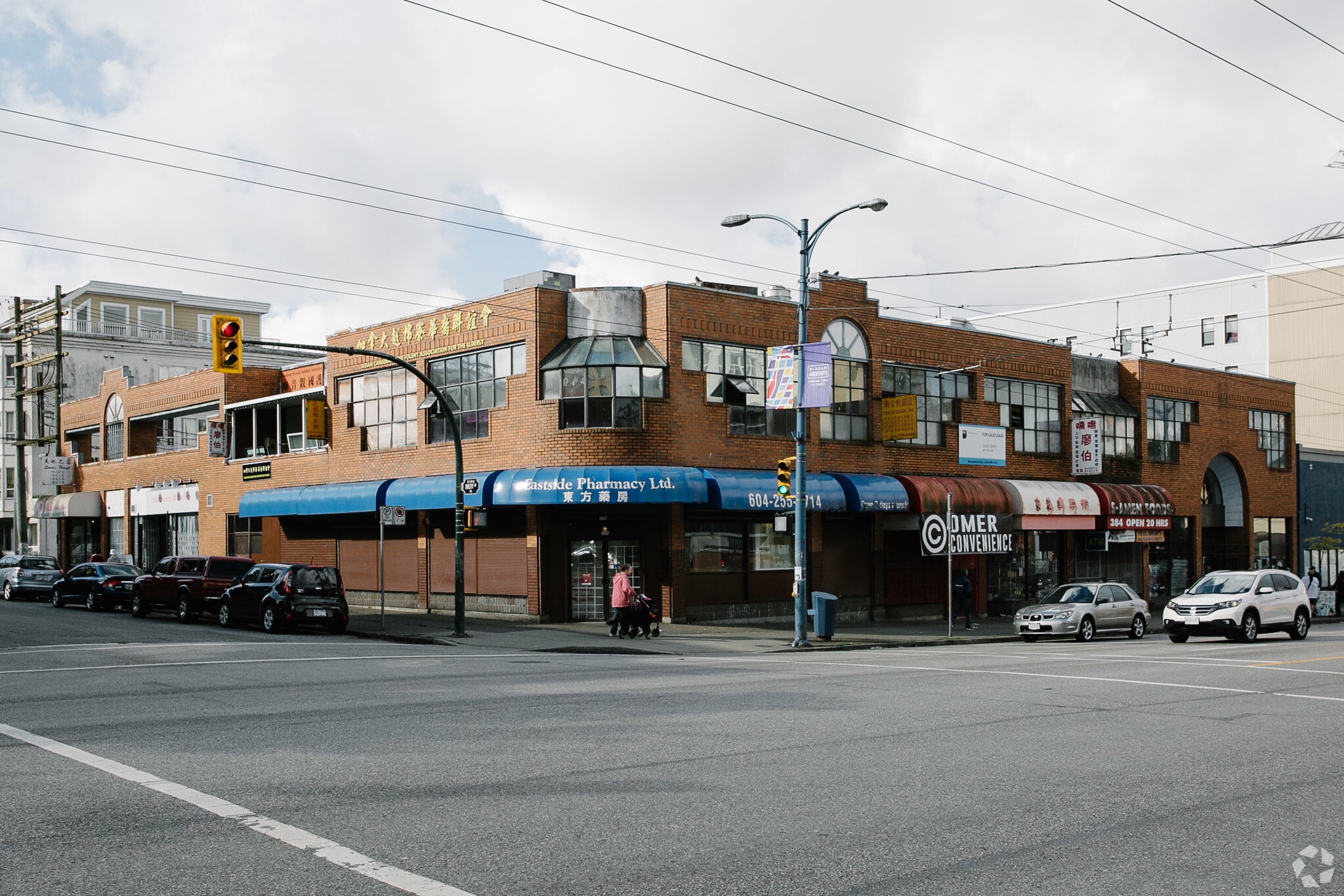380-392 Hastings St E, Vancouver, BC à vendre Photo du bâtiment- Image 1 de 1