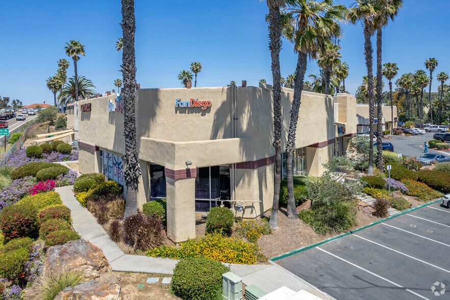 2055-2085 Montiel Rd, San Marcos, CA à louer - Photo du bâtiment - Image 3 de 7