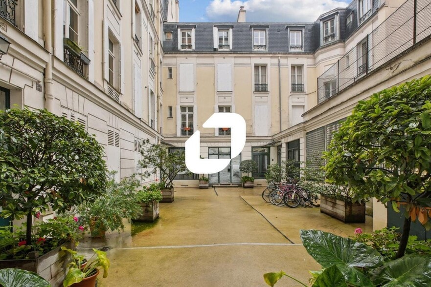 Multifamily in Paris for sale - Building Photo - Image 3 of 15