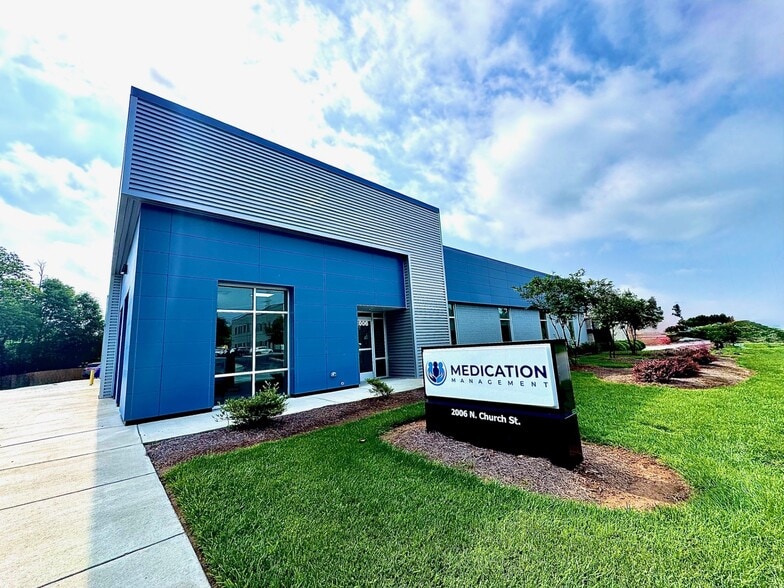 2006 N Church St, Greensboro, NC à vendre - Photo du bâtiment - Image 1 de 13