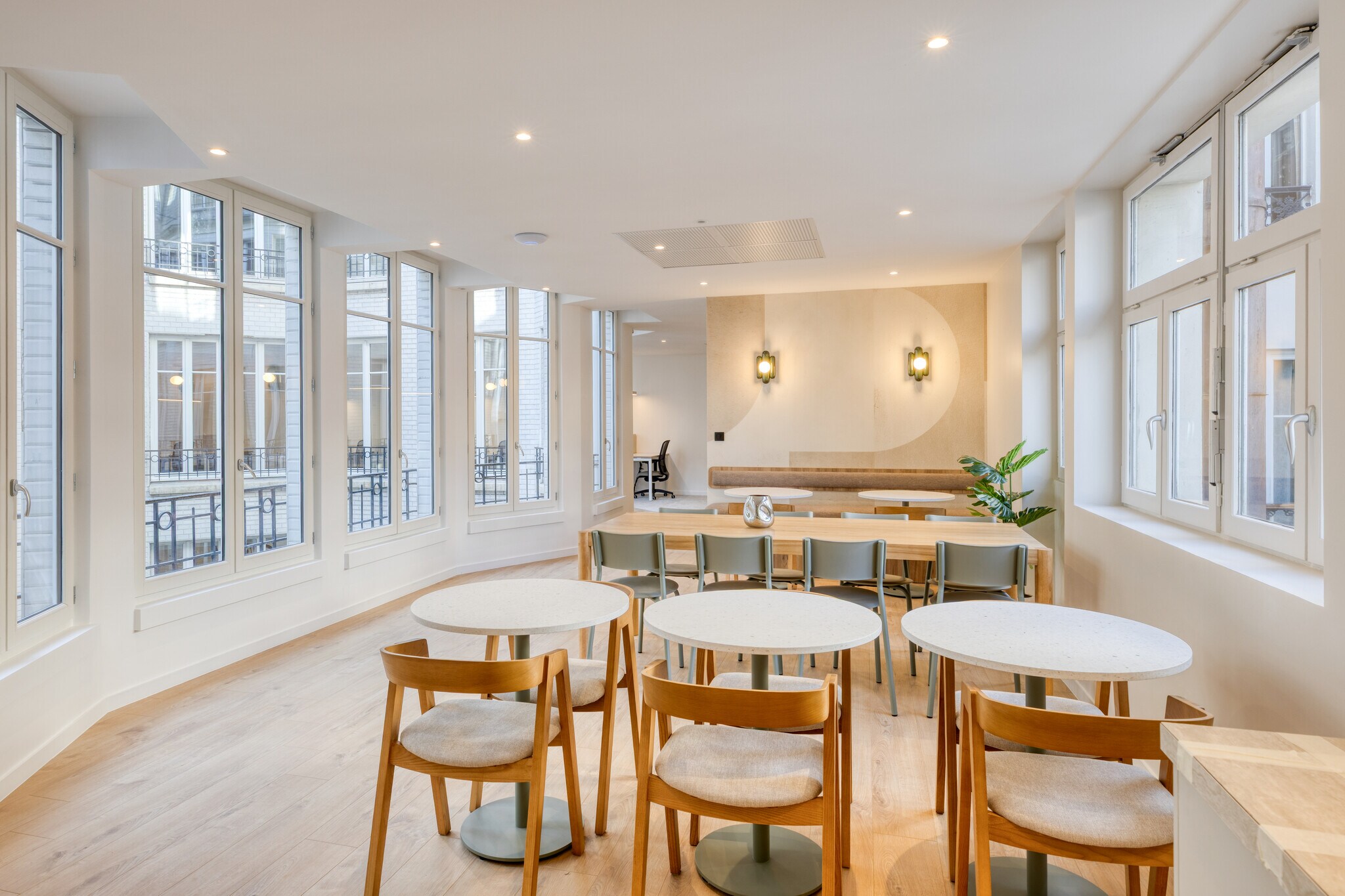 124/126 rue de Provence, Paris for lease Primary Photo- Image 1 of 6